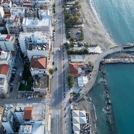 Sunny Escape Beachfront Studio Apartment Kalamata