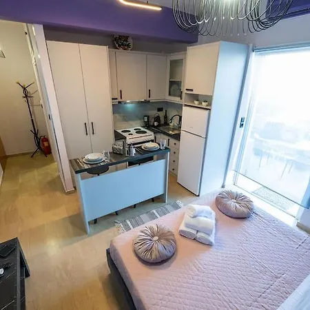 Sunny Escape Beachfront Studio Apartment